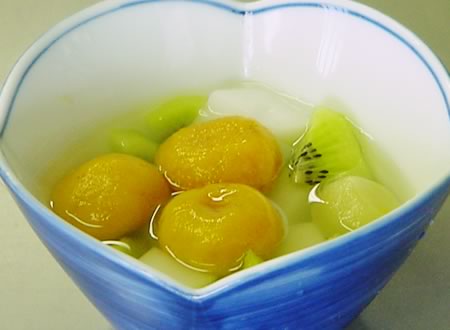 枸杞(くこ)の実の白玉だんご